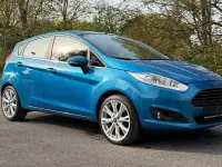 Gebraucht Ford Fiesta Titanium 125 PS (91 kW) 2014 Blau Kleinwagen