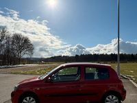 Gebraucht Renault Clio II 58 PS (42 kW) 2005 Rot Kleinwagen