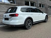Używany VW Passat Alltrack 220 KM (161 kW) 2018 Biały Kombi