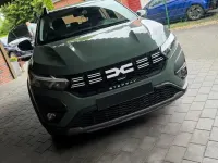 Gebraucht Dacia Sandero Stepway 90 PS (66 kW) 2024 Grün Kleinwagen
