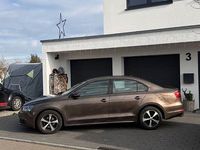 Gebraucht VW Jetta 105 PS (77 kW) 2011 Braun Limousine