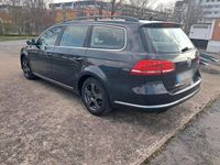 Gebraucht VW Passat 140 PS (102 kW) 2011 Grau Kombi