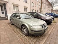 Gebraucht VW Passat 130 PS (95 kW) 2003 Grün Limousine