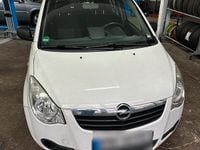 Gebraucht Opel Agila 68 PS (50 kW) 2010 Weiß Kleinwagen