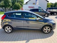 Gebraucht Ford Fiesta Titanium 97 PS (71 kW) 2010 Grau Kleinwagen