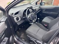 Gebraucht Toyota Yaris Cool 99 PS (72 kW) 2013 Grau Kleinwagen