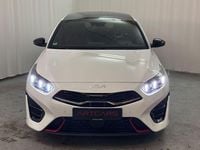 Gebraucht Kia ProCeed GT 204 PS (150 kW) 2024 (hw2) deluxeweiss met. Kombi