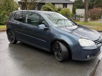 Gebraucht VW Golf V 105 PS (77 kW) 2004 Blau Kleinwagen