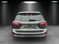 Gebraucht Ford Focus Titanium 125 PS (91 kW) 2025 Grau Limousine