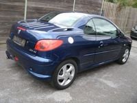 Gebraucht Peugeot 206 CC Platinum 109 PS (80 kW) 2006 Blau Cabrio