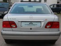 Gebraucht Mercedes E240 Elegance 170 PS (125 kW) 1999 Silber Limousine