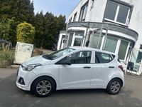 Gebraucht Hyundai i10 Classic 67 PS (49 kW) 2015 Weiß Kleinwagen