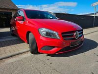 Gebraucht Mercedes A180 AMG line 122 PS (89 kW) 2015 Rot Limousine