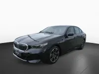 Gebraucht BMW 520 M Sport 197 PS (144 kW) 2025 Carbonschwarz (schwarz) Limousine