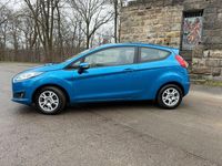 Gebraucht Ford Fiesta 95 PS (69 kW) 2015 Blau Kleinwagen