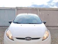 Gebraucht Ford Fiesta 68 PS (50 kW) 2011 Weiß Kleinwagen