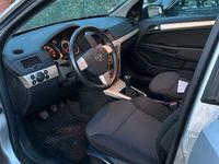 Gebraucht Opel Astra 116 PS (85 kW) 2008 Silber Limousine