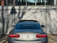 Gebraucht Mercedes E220 Night 194 PS (142 kW) 2019 Grau Coupé