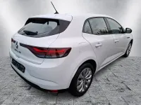 Gebraucht Renault Mégane Life 116 PS (85 kW) 2020 Weiß Limousine