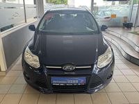 Gebraucht Ford Focus Trend 125 PS (91 kW) 2013 Blau Kombi