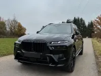Neu BMW X7 M Sport 352 PS (258 kW) 2025 Schwarz SUV