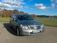 Gebraucht Mercedes E250 204 PS (150 kW) 2010 Grau Kombi