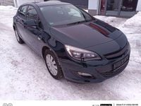 Gebraucht Opel Astra Selection 116 PS (85 kW) 2015 Smaragd gruen (mi) Kleinwagen