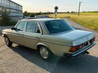 Gebraucht Mercedes E300 88 PS (64 kW) 1982 Grün Limousine