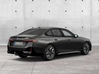 Neu BMW 530e 299 PS (219 kW) 2026 Silber Limousine