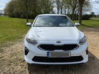 Gebraucht Kia Ceed Spirit 140 PS (102 kW) 2021 Weiß Kleinwagen