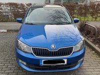 Gebraucht Skoda Fabia 90 PS (66 kW) 2015 Blau Kombi