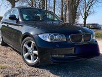 Gebraucht BMW 130 265 PS (194 kW) 2010 Schwarz Kleinwagen