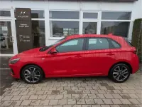 Gebraucht Hyundai i30 Trend 160 PS (117 kW) 2023 Rot Limousine