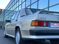 Gebraucht Mercedes 190 170 PS (125 kW) 1986 Silber Limousine