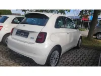 Gebraucht Fiat 500e 86 kW (118 PS) 2024 Gelato weiß Kleinwagen