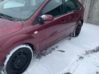 Gebraucht Ford Focus Ghia 100 PS (73 kW) 2005 Rot Coupé