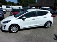 Gebraucht Ford Fiesta Cool & Connect 101 PS (74 kW) 2018 Weiß Kleinwagen