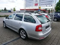 Gebraucht Skoda Octavia Family 122 PS (89 kW) 2011 Silber Kombi
