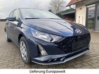 Neu Hyundai i20 90 PS (66 kW) 2026 Grau Limousine