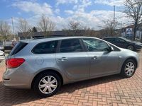 Gebraucht Opel Astra Design Edition 101 PS (74 kW) 2011 Silber Kombi