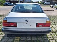 Gebraucht BMW 750L 299 PS (219 kW) 1991 Silber Limousine