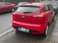 Gebraucht Kia Rio 84 PS (61 kW) 2011 Rot Kleinwagen
