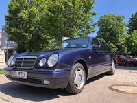 Gebraucht Mercedes E230 Elegance 150 PS (110 kW) 1996 Blau Limousine