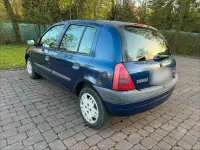 Używany Renault Clio II 58 KM (42 kW) 2002 Niebieski Hatchback