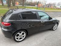 Gebraucht Alfa Romeo 147 Distinctive 105 PS (77 kW) 2005 Schwarz Kleinwagen