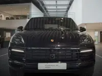 Gebraucht Porsche Cayenne E-Hybrid Coupe 462 PS (339 kW) 2021 Schwarz SUV