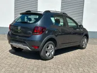 Gebraucht Dacia Sandero Celebration 90 PS (66 kW) 2018 Grau SUV