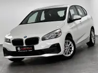 Gebraucht BMW 218 Active Tourer Sport Line 150 PS (110 kW) 2019 Weiß Van / Kleinbus