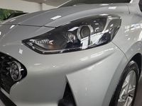 Gebraucht Hyundai i10 GO! 67 PS (49 kW) 2023 Sleek silver / met Kleinwagen