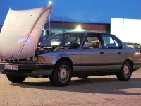 Gebraucht BMW 735 211 PS (155 kW) 1989 Silber Limousine